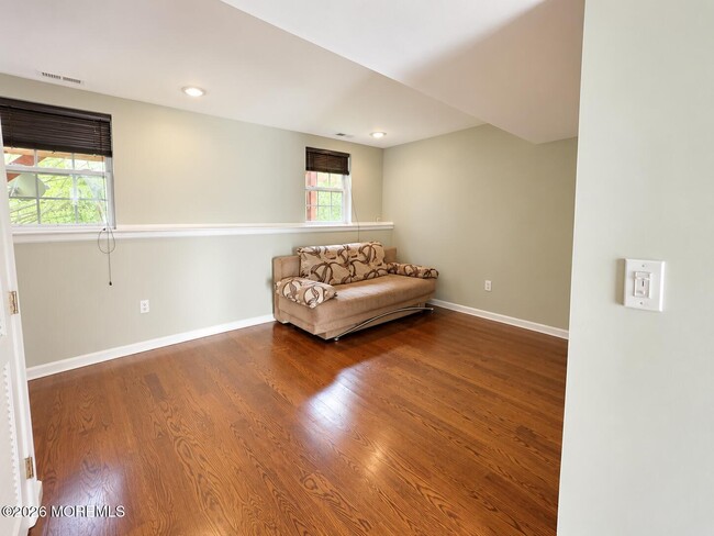61 Saxton Rd