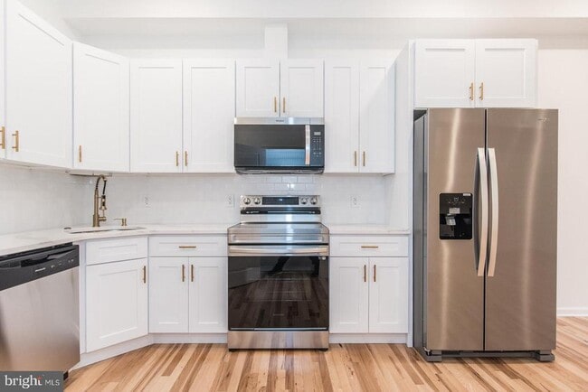 Building Photo - 315 N Preston St Unit 201