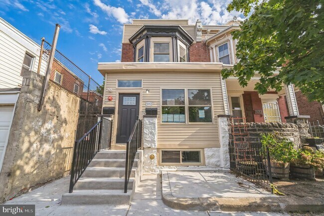 Photo - 5053 Ludlow St Unidad 1