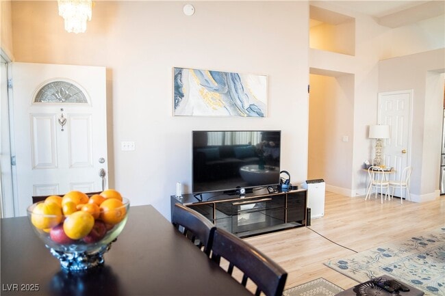 Photo - 1417 Country Hollow Dr