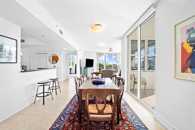 Photo - 101 SE 20th Ave Unidad 405