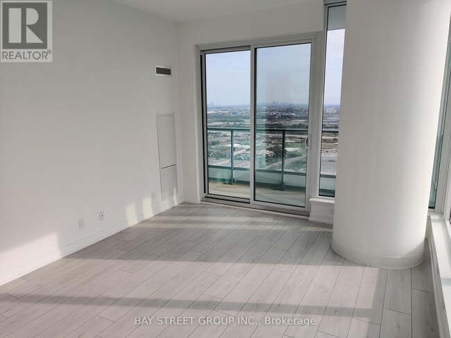 Photo - 898 Portage Pkwy Unit 5009