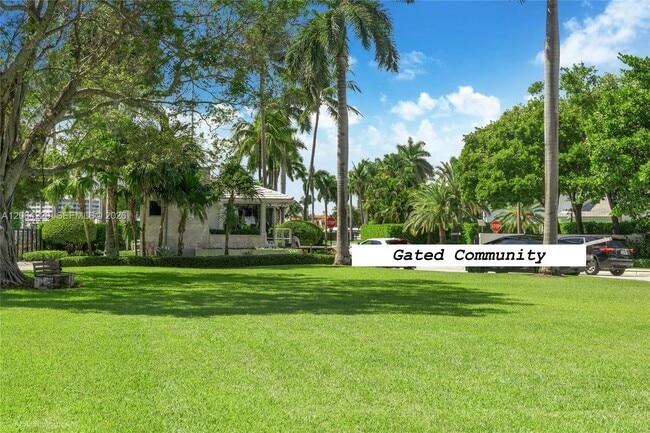 52 Camden Dr