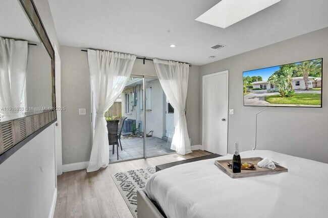 Photo - 1573 NE 30th Ct