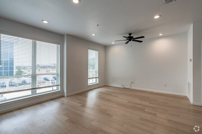 1BR, 1BA - 800SF - Living Room