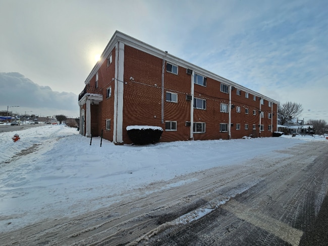 Photo - 14815-14835 Euclid Ave Unit 14815-208