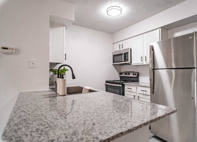 Photo - 12330 Metric Blvd Unidad 3111