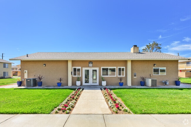 Leasing Office - Hesperia Regency