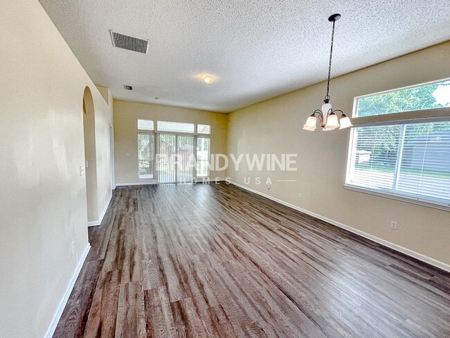 Photo - 2998 Bessent Rd