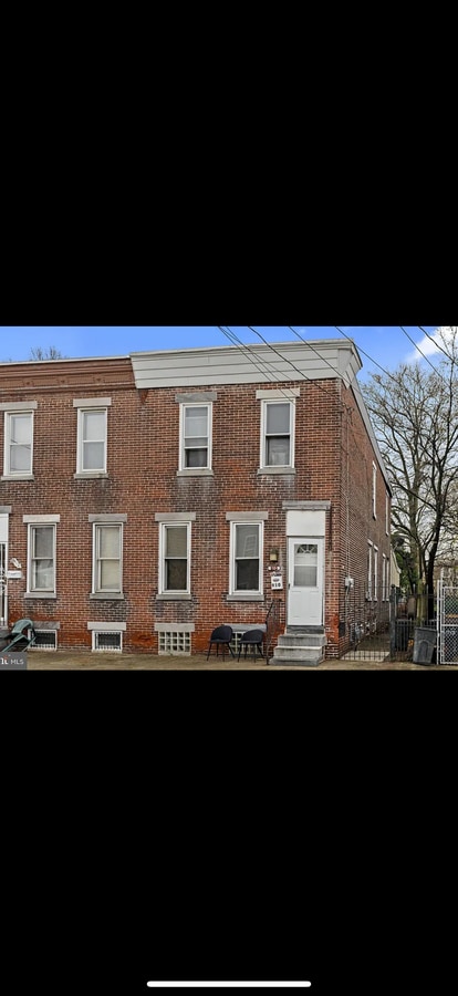 Photo - 910 Mechanic St