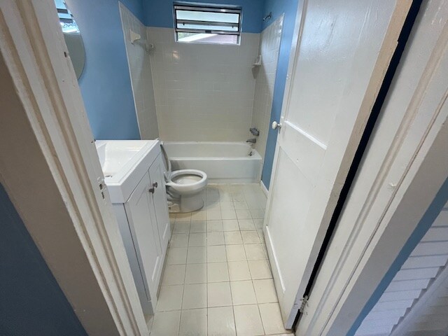 Photo - 250 Vernis Ave