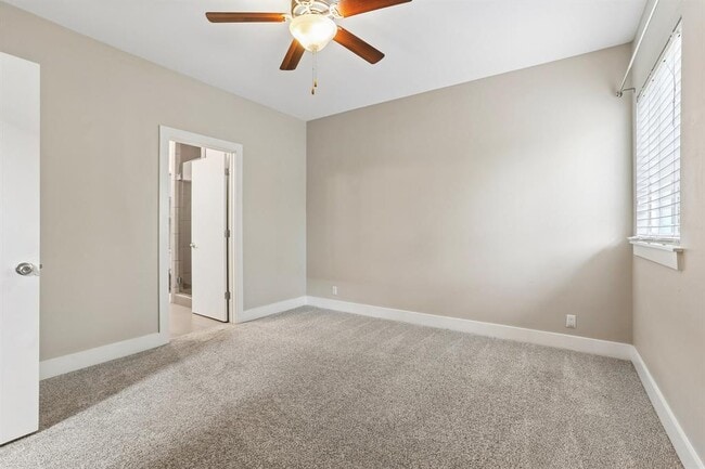 Photo - 3500 Robinson Ave
