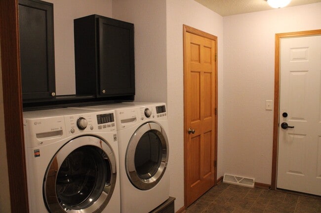 Photo - W1146 Marietta Ave