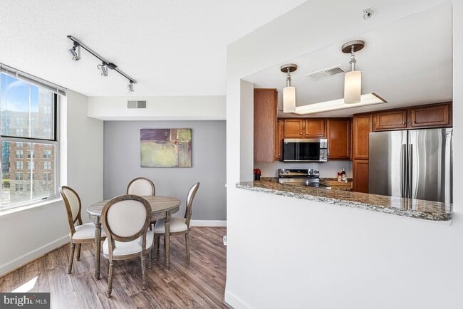 Photo - 11800 Sunset Hills Rd Unidad 506