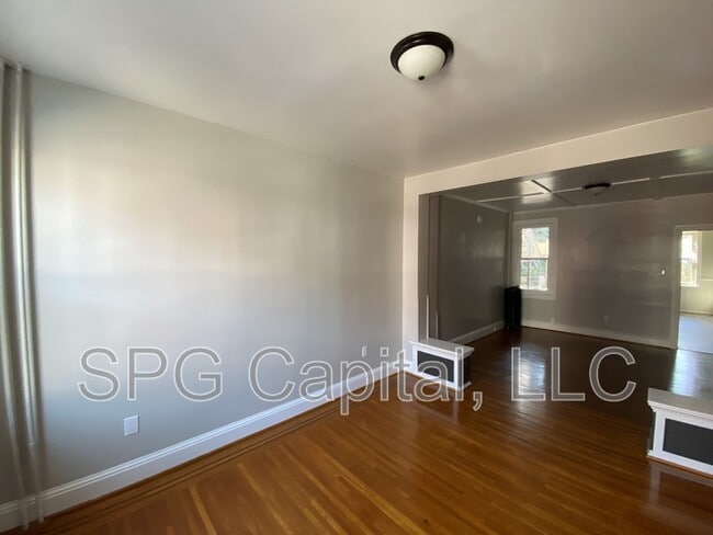 Photo - 824 W Princess St