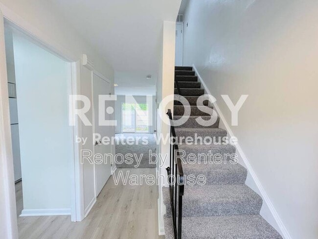 870 Elizabeth Ct