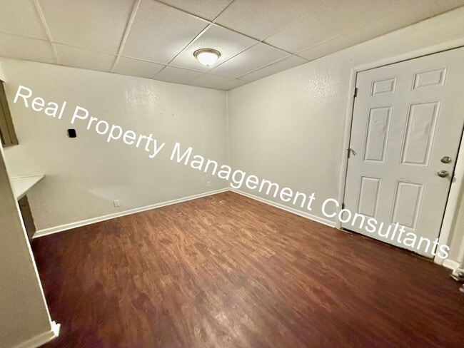 Photo - 3 Bed 2 Bath Duplex Now Available!