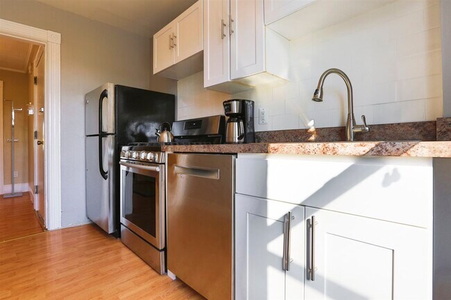 Photo - 18 Linden Ave