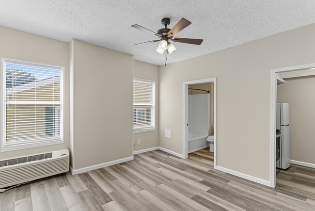 Photo - 1939 McCalla Ave