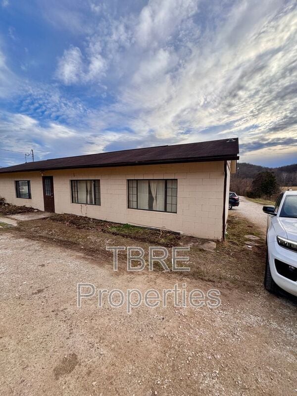 Building Photo - 6785 Mud River Rd