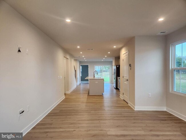 Photo - 377 Waterside Sq