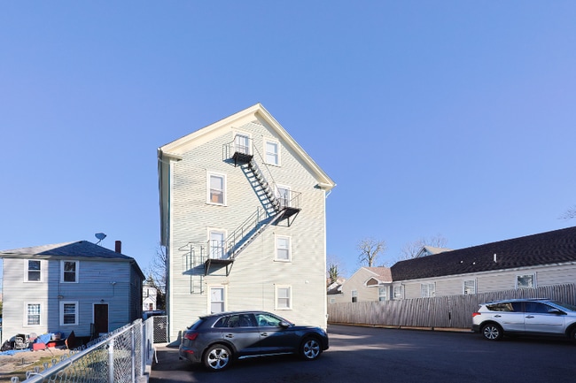 Photo - 327 High St Unit 3R