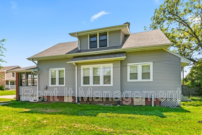 2820 N 19th Ave