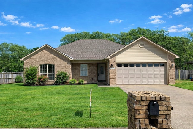 Building Photo - Nice 4 bedroom 2 bathroom Home in Cabot