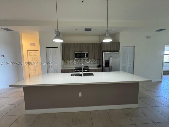 Building Photo - 7819 NW 104th Ave Unit 31
