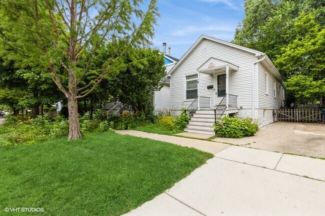 Photo - 620 Prairie Ave House