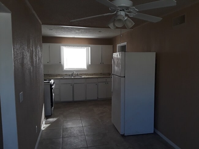 Photo - Spacious 4 Bedroom House