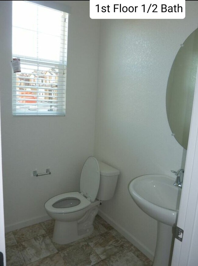 Photo - North Natomas 2 Story 4 Bed/2.5 Bath with ...