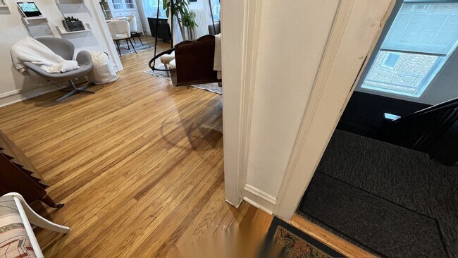 Photo - 541 W Addison St