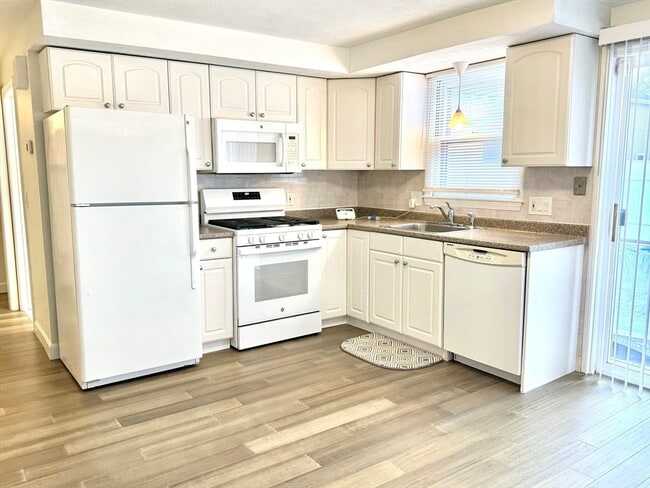 Photo - 92 Eustis St Apartment Unit #1