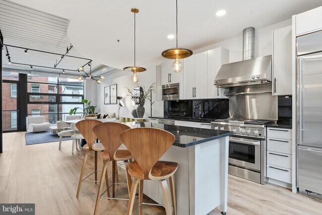 Building Photo - 2125 14th St NW Unit 304W