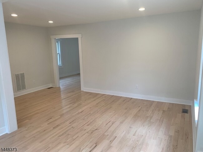 46 Brookfield Rd Unit 1