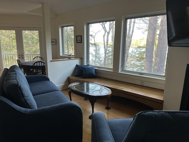 Photo - 222 College Rd