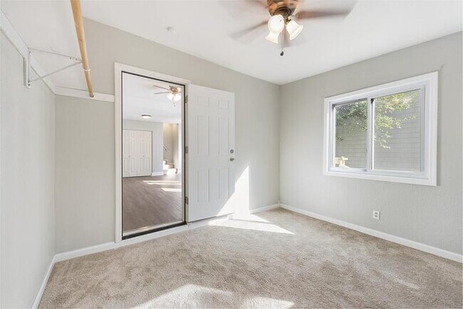 Photo - 2043 Carroll Ave