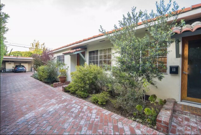 1405 Ocean Park Blvd Unidad D