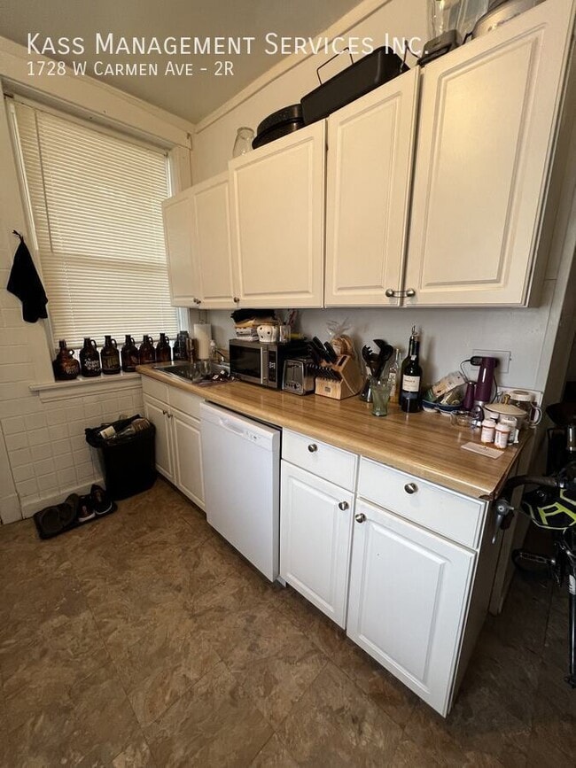 Photo - 1728 W Carmen Ave Unidad 2R