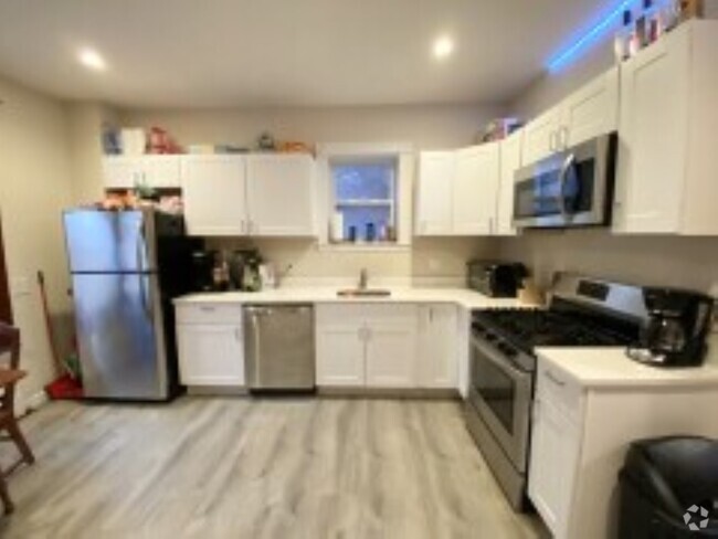 Building Photo - 174 Saint Alphonsus St Unit 4 Rental