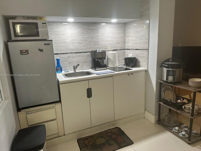 Photo - 324 SW 23rd Ave Unit 2