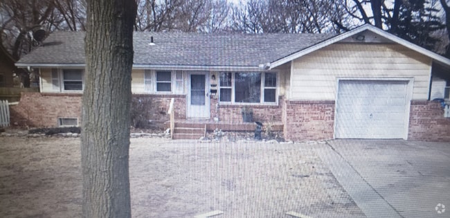 Building Photo - 1439 N El Paso Dr Rental