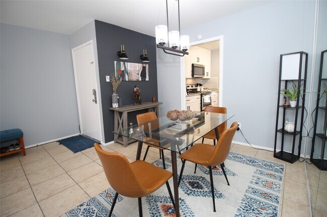 Photo - 9707 Richmond Ave. Unit 104