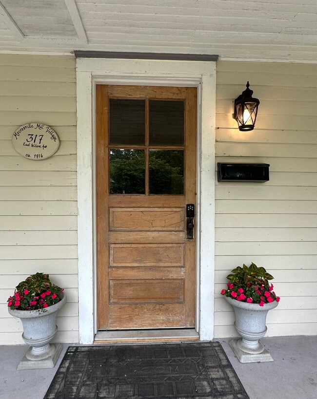 Photo - 317 E Wilson Ave