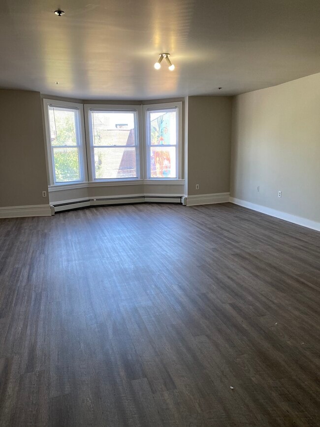 Hill Cafe Apartments
