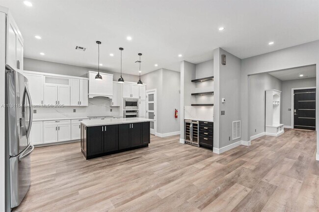 Photo - 2431 NE 20th Ave