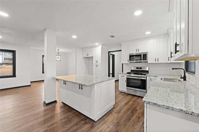 Photo - 1628 E Kellogg Cir