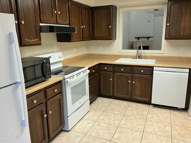 Photo - 5122 E Edgemont Ave