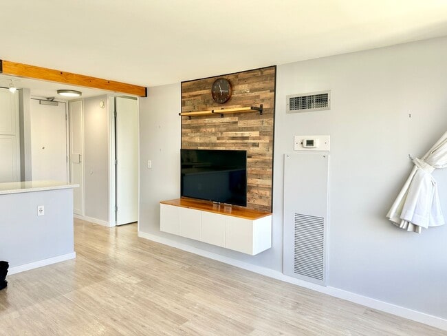 Photo - Upgraded 1 bedroom in Waikiki! Unit 1812